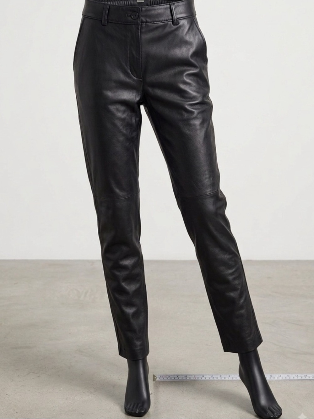 Aritzia Babaton Black Vegan
Leather Trousers - Size 2